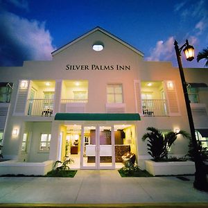 Silver Palms Inn